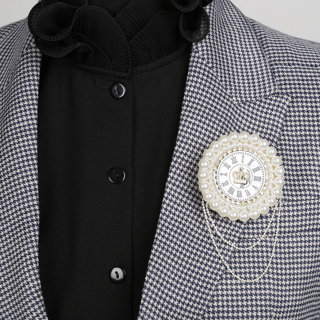 Gleaming Pearls Brooch
