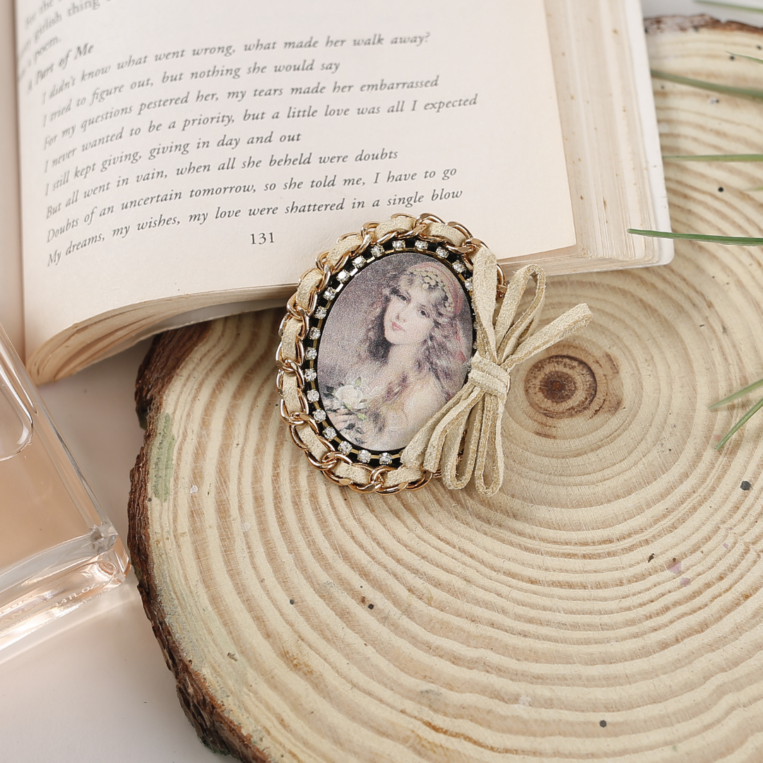 Gloria Brooch