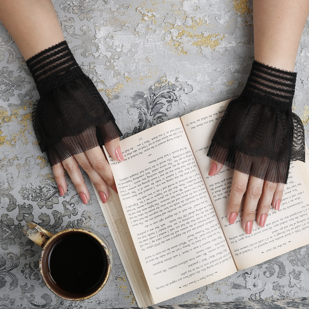 Crimped Frills Detachable Cuffs - Black